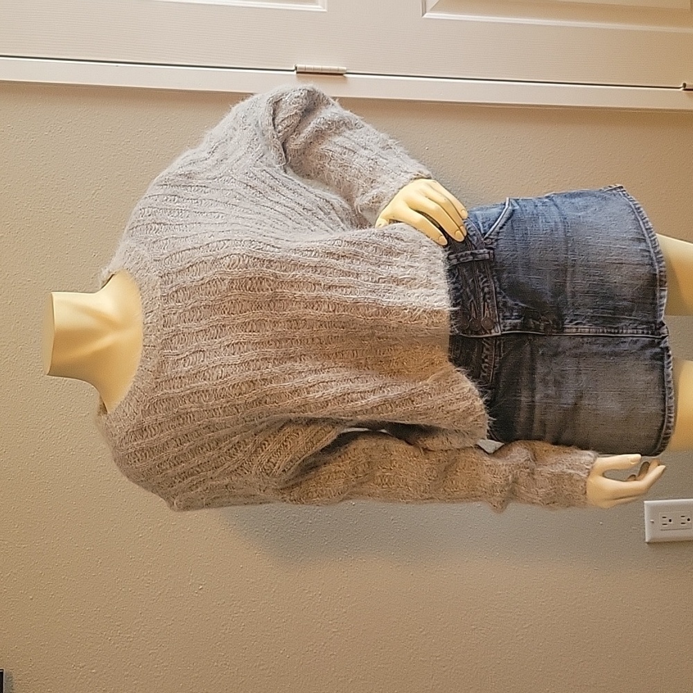 OLIVEACEOUS Warm, fuzzy grey sweater